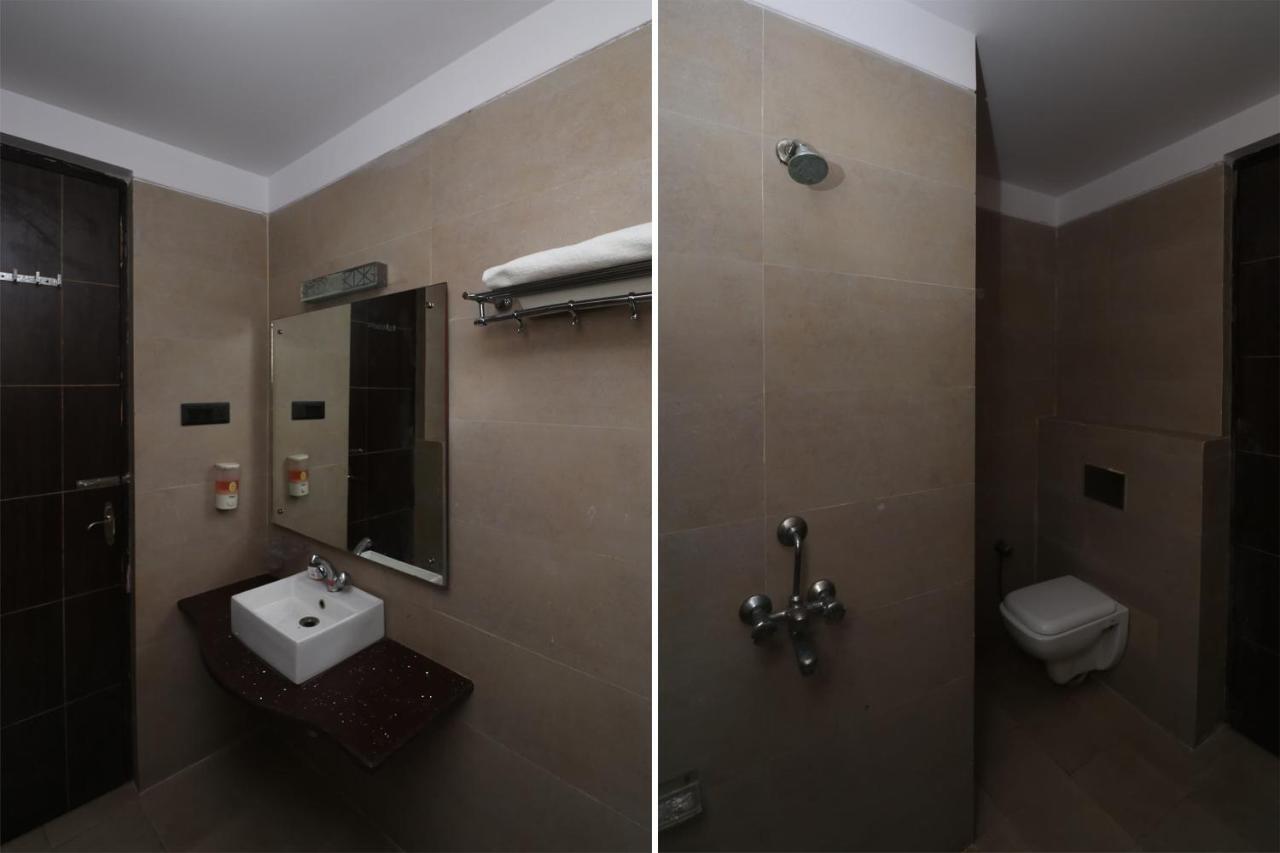 Oyo 33387 Laxmi Lawn And Resort Suite ลัคเนา ภายนอก รูปภาพ
